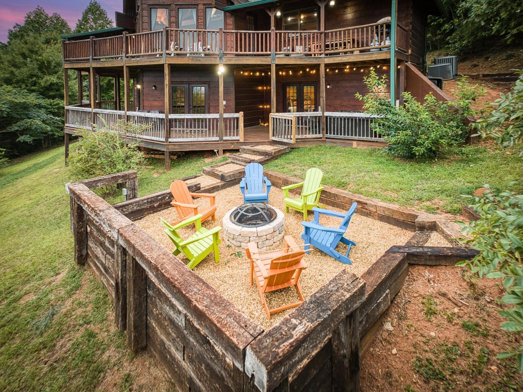 Sky High Lodge By Bk Stays. Large Cabin. Amazing Views. Game Room. Jacuzzi. Six Bedrooms. Sleeps 12 Blue Ridge Exterior photo